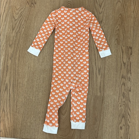Lila & Hayes 12-18 months Parker Zipper Sleeper in Fall Pumpkins - Picture 5 of 5